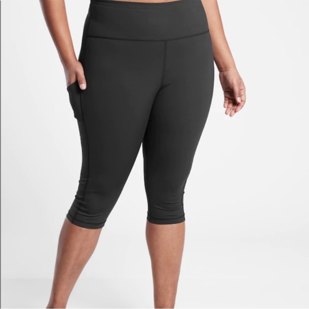 Athleta Ultimate Stash Pocket Crop